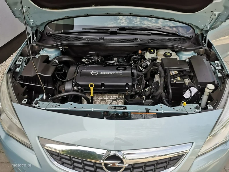 Opel Astra J 23