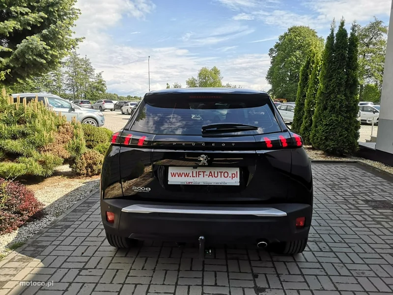 Peugeot 2008 7
