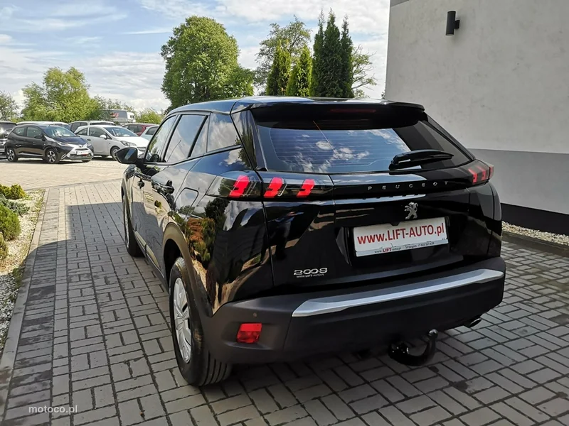 Peugeot 2008 8