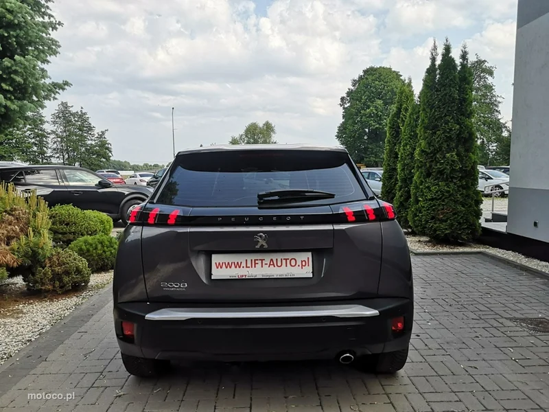 Peugeot 2008 7