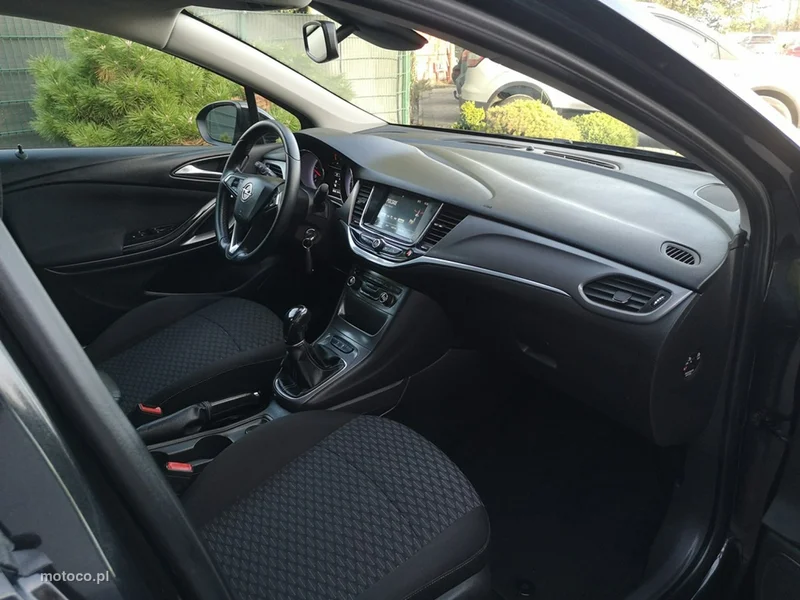 Opel Astra K 19