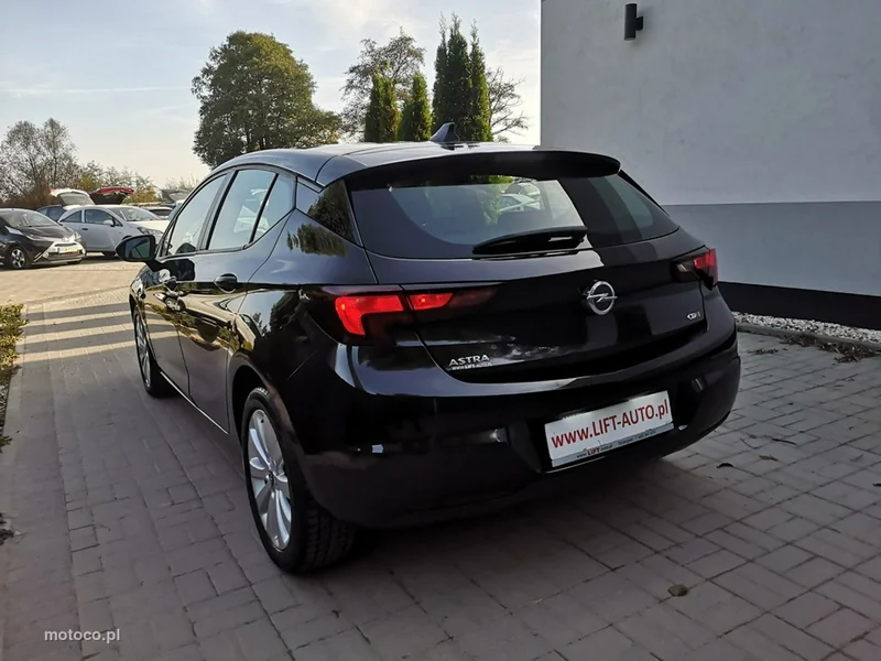 Opel Astra K 8