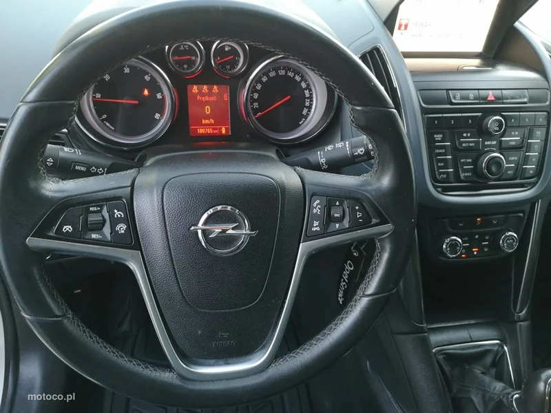 Opel Zafira C Tourer 14