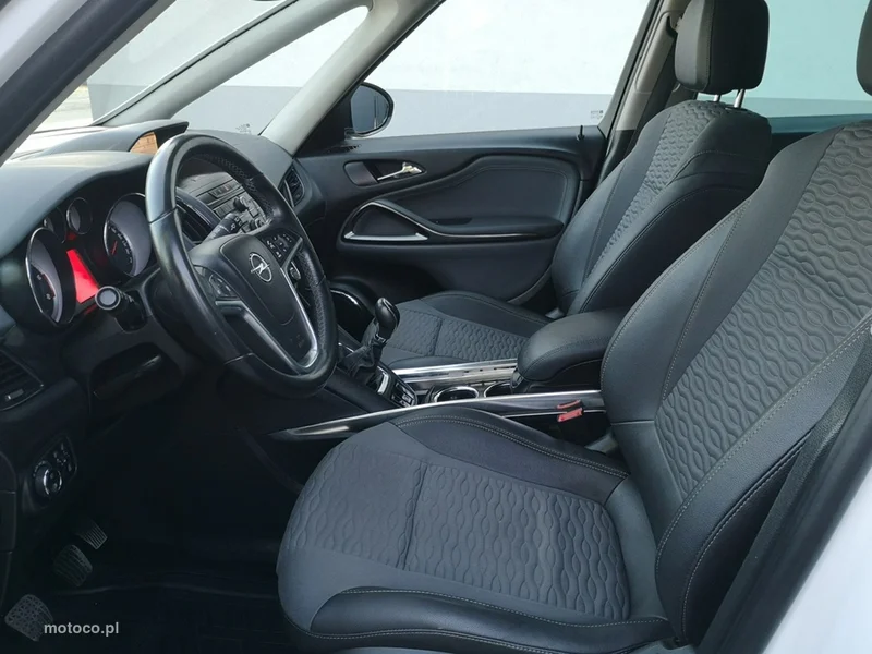 Opel Zafira C Tourer 17