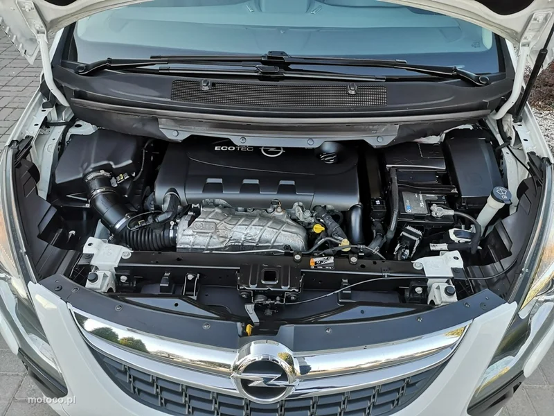 Opel Zafira C Tourer 27