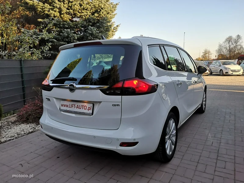 Opel Zafira C Tourer 6