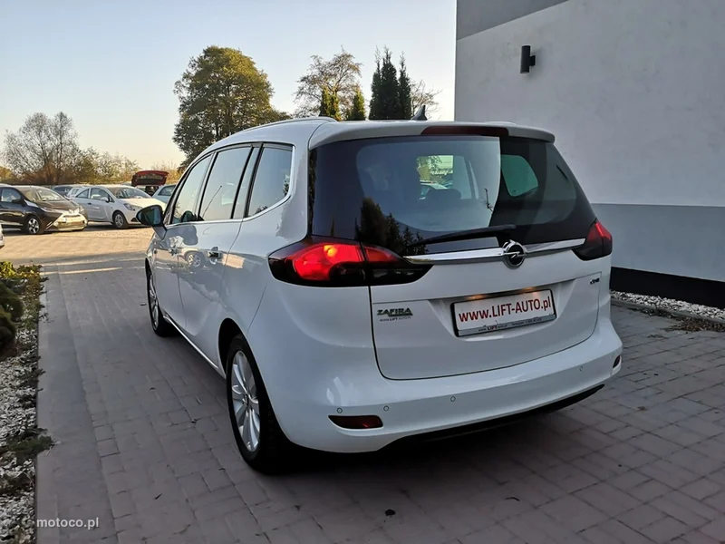 Opel Zafira C Tourer 8