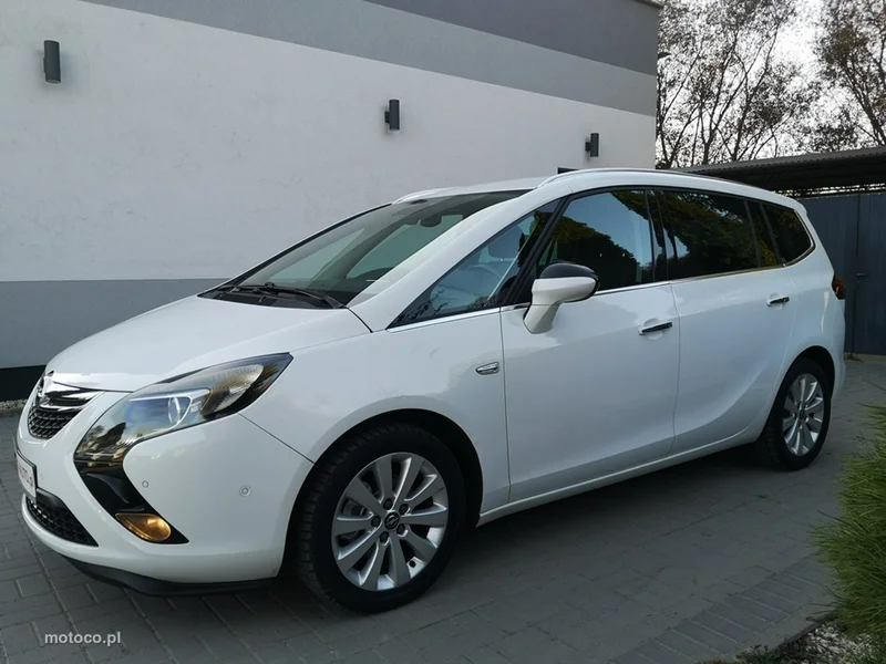 Opel Zafira C Tourer 10