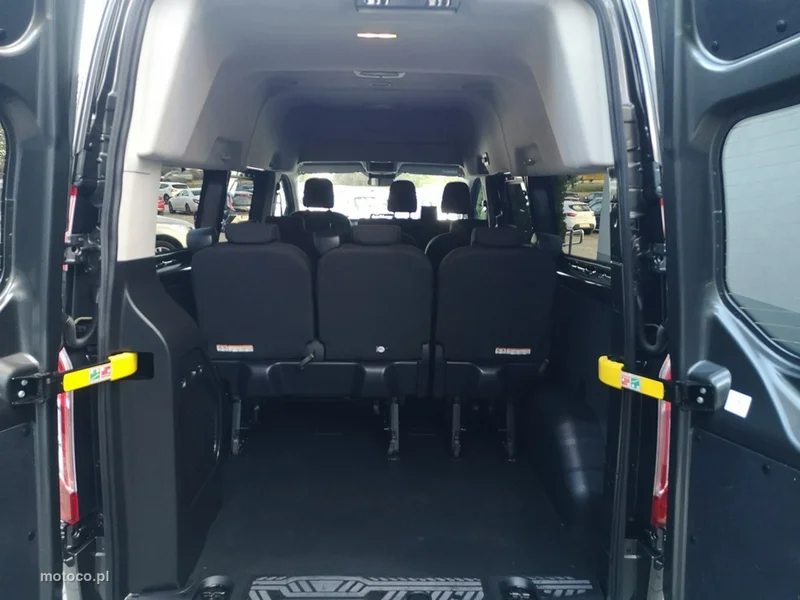 Ford Tourneo Custom 23