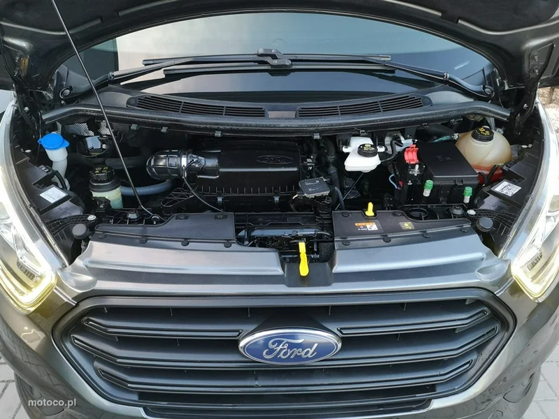 Ford Tourneo Custom 25
