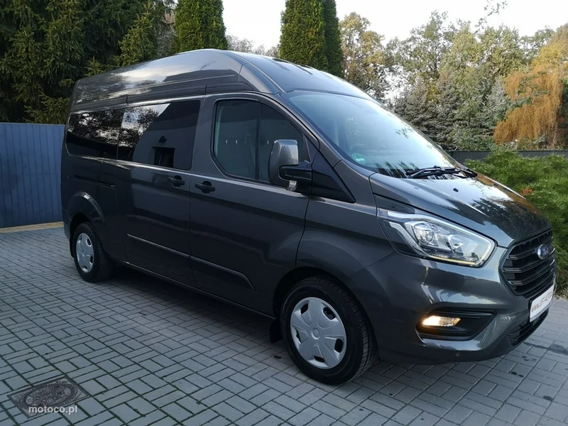 Ford Tourneo Custom 4