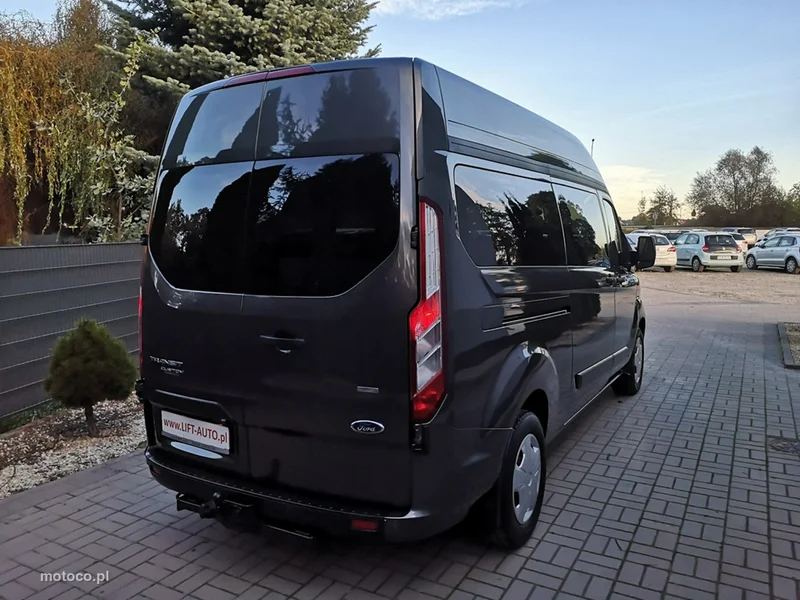Ford Tourneo Custom 6