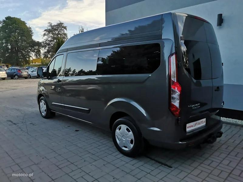 Ford Tourneo Custom 9