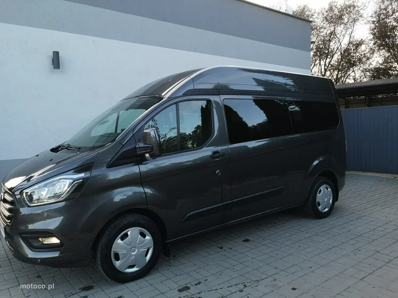 Ford Tourneo Custom 10