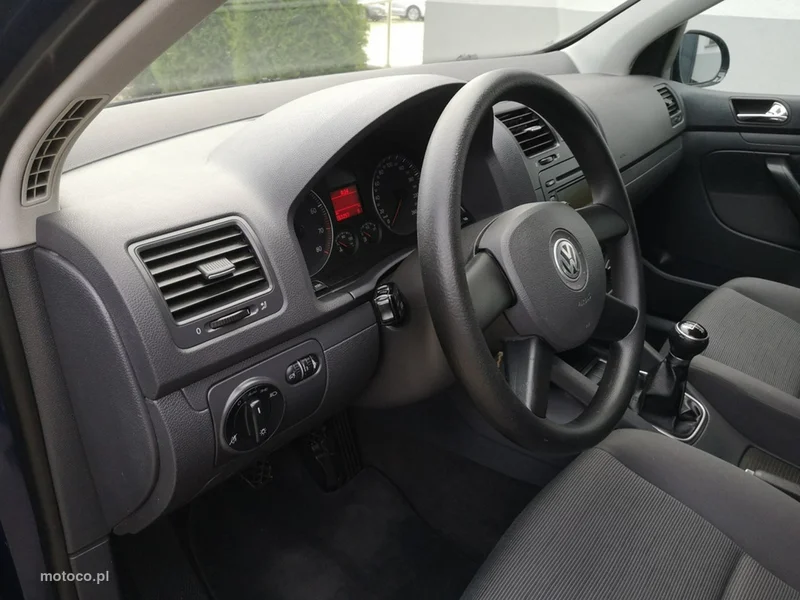 Volkswagen Golf V 11