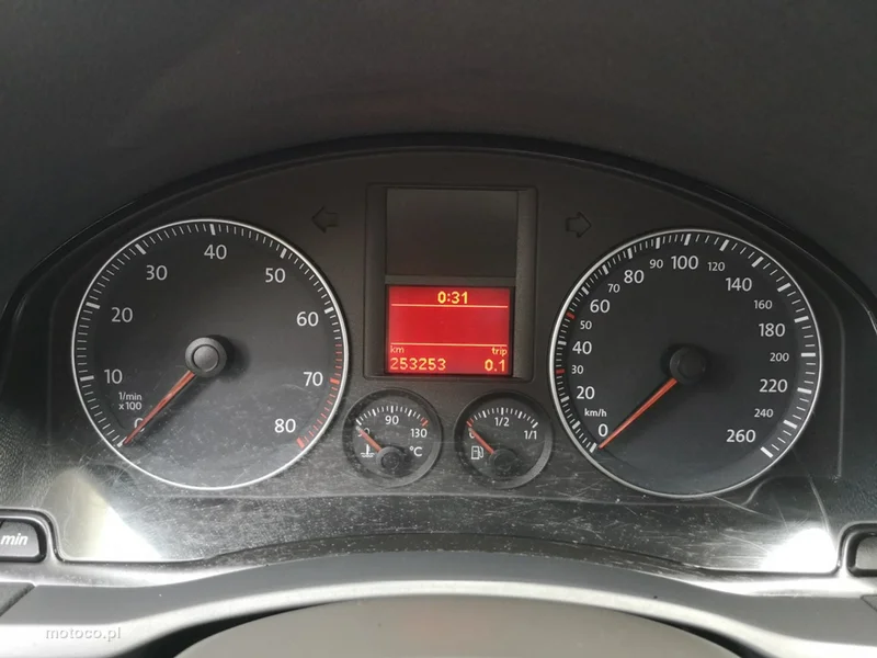 Volkswagen Golf V 12
