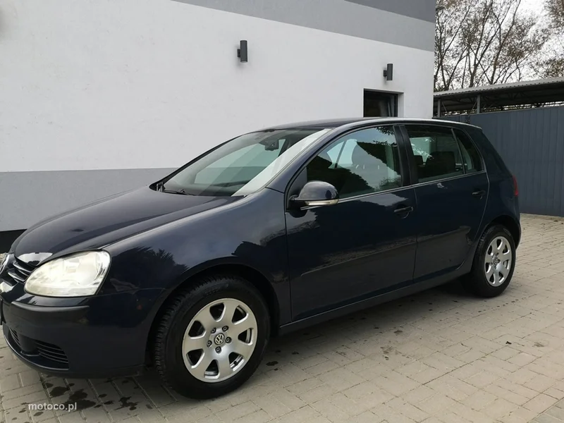Volkswagen Golf V 9