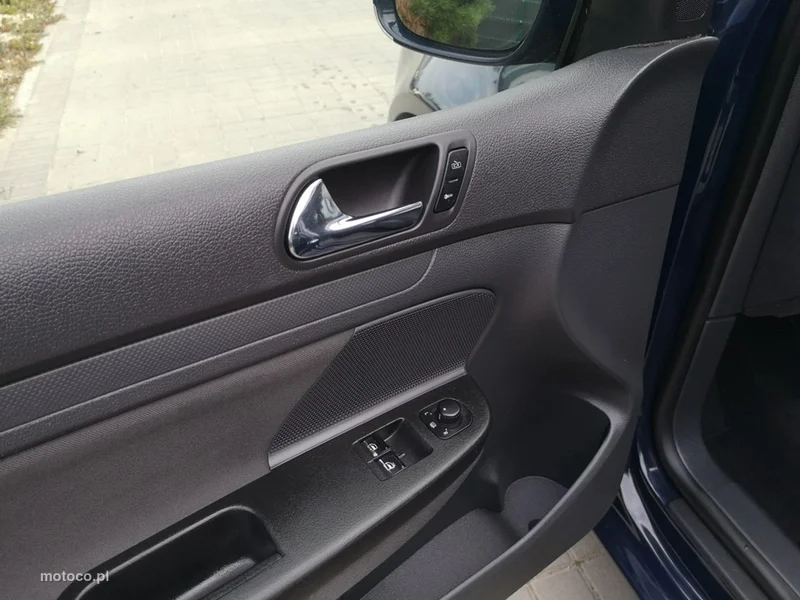 Volkswagen Golf V 10