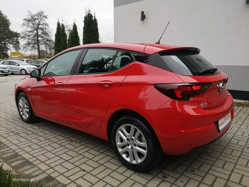 Opel Astra K 9