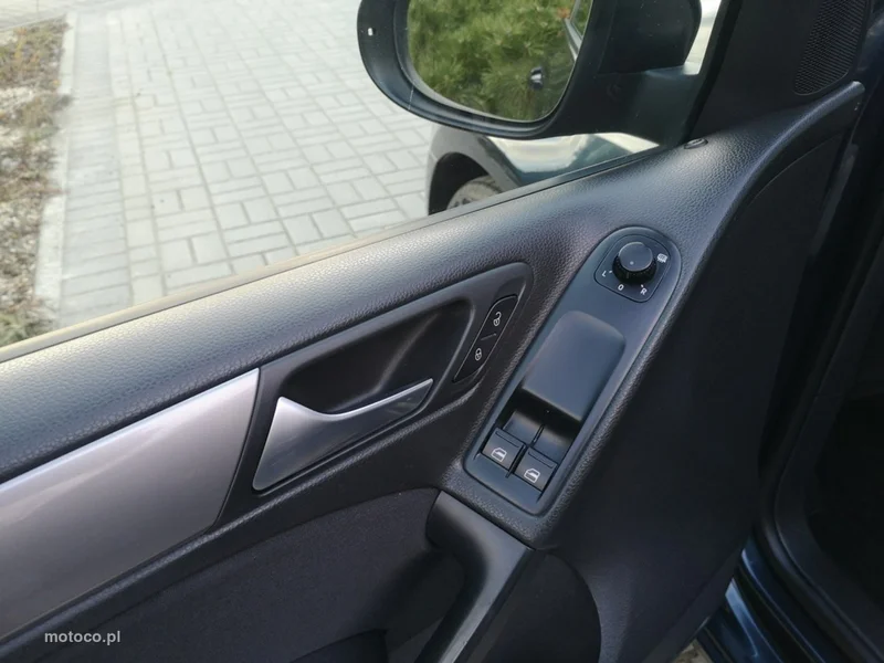 Volkswagen Golf VI 11