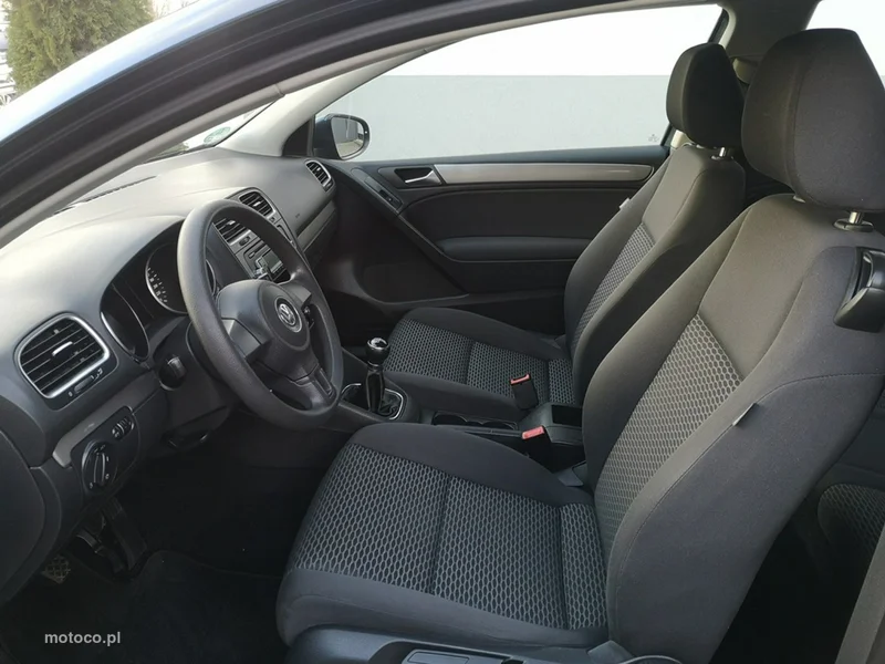 Volkswagen Golf VI 16