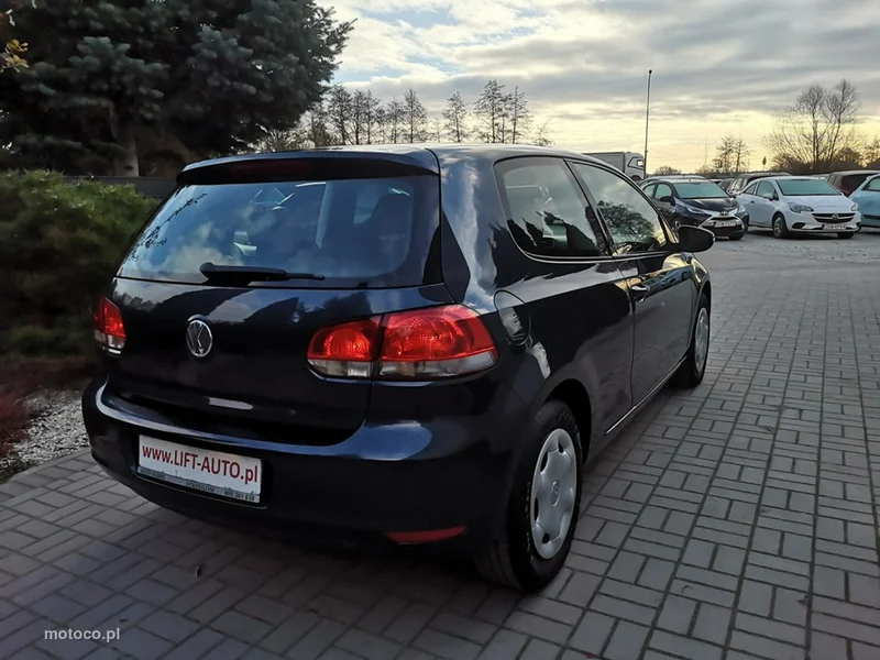 Volkswagen Golf VI 6