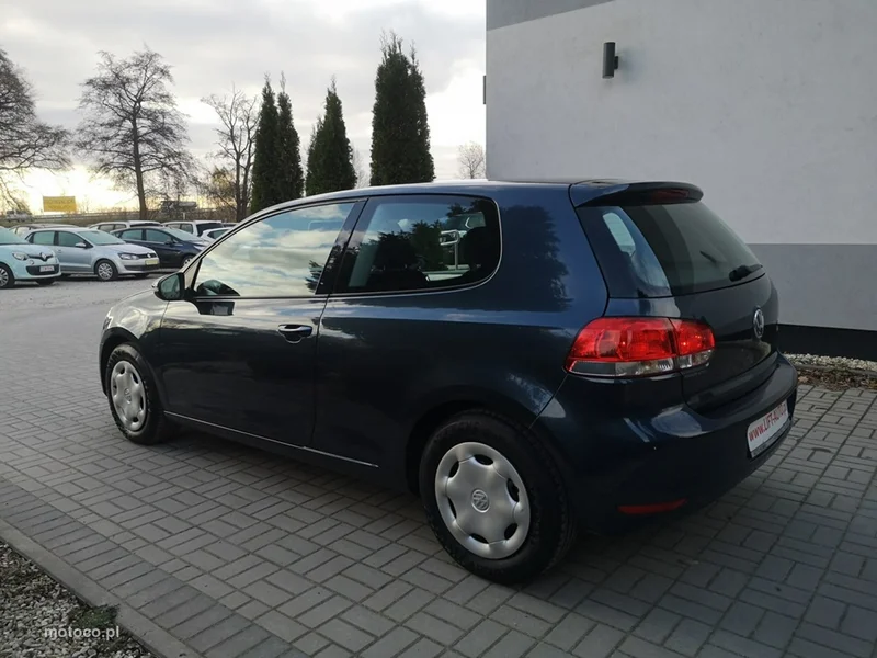 Volkswagen Golf VI 9
