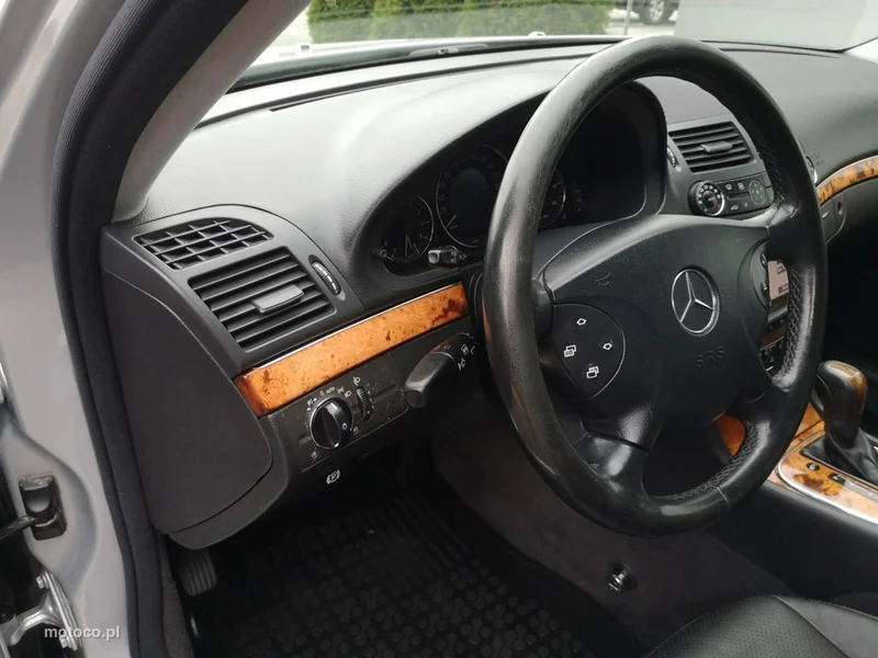 Mercedes-Benz Klasa E W211 E 280 12
