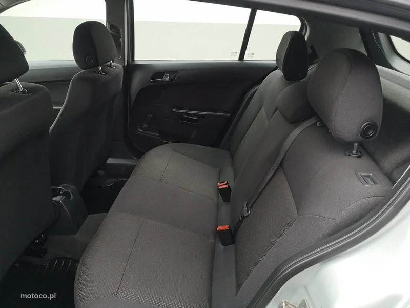 Opel Astra J 16
