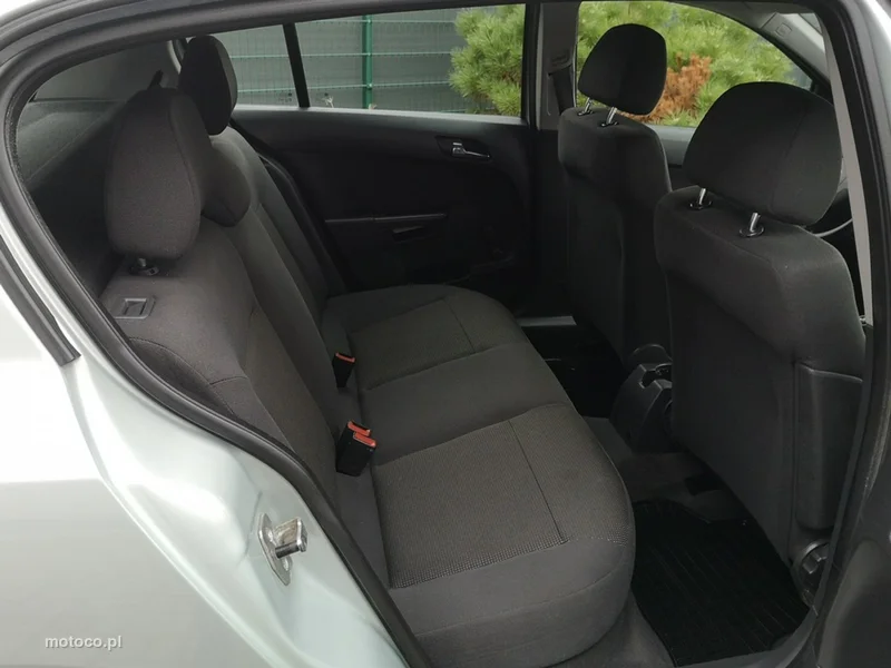 Opel Astra J 17