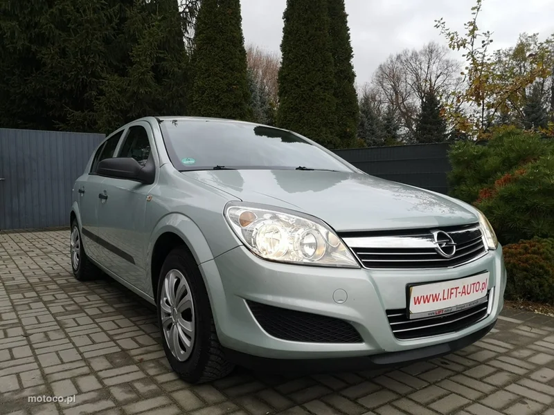 Opel Astra J 3