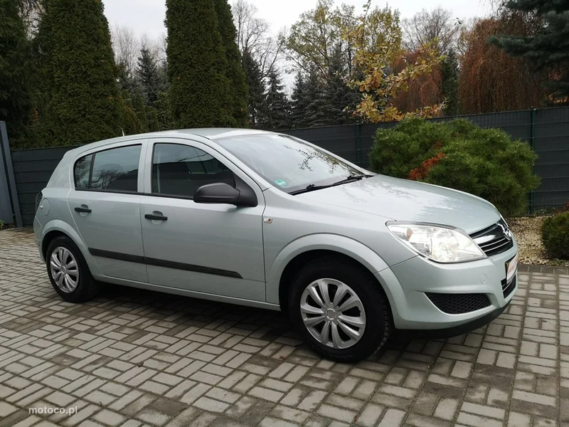 Opel Astra J 4