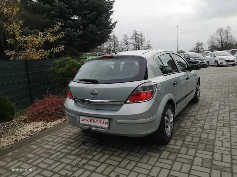 Opel Astra J 6