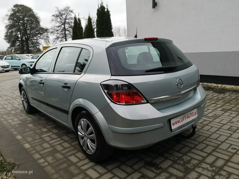 Opel Astra J 8