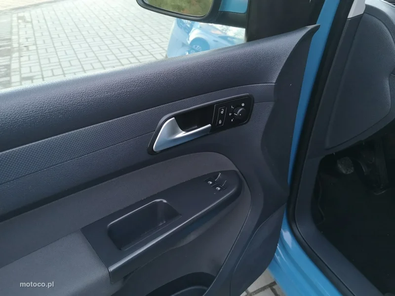 Volkswagen Caddy III 11