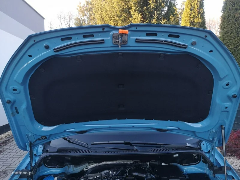 Volkswagen Caddy III 23