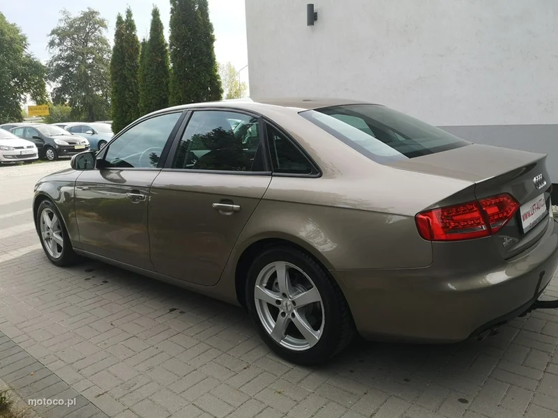 Audi A4 B8 8
