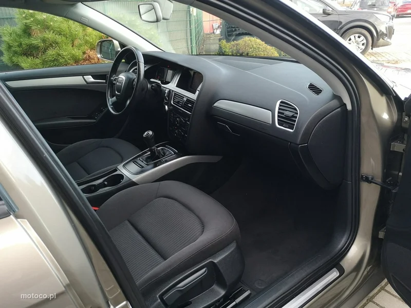 Audi A4 B8 19