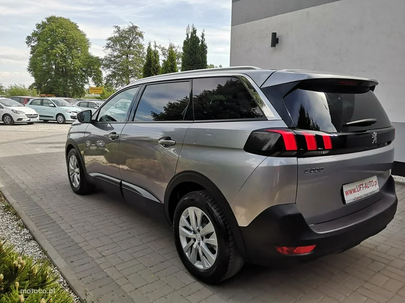 Peugeot 5008 9