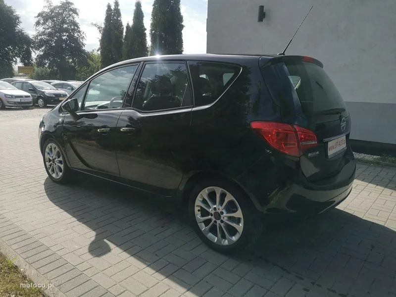 Opel Meriva B 9