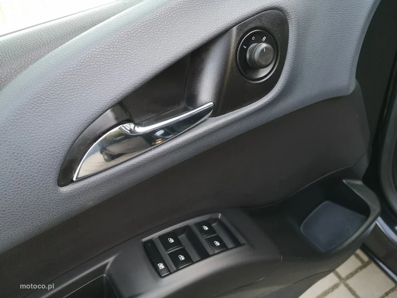 Opel Meriva B 11
