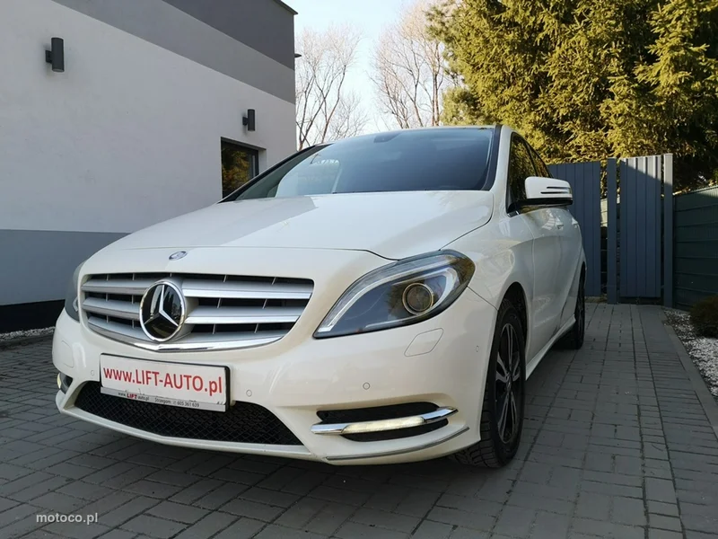 Mercedes-Benz Klasa B W246 B 180 2