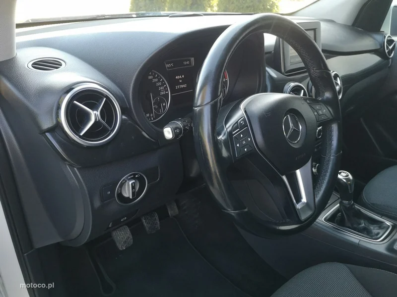 Mercedes-Benz Klasa B W246 B 180 15