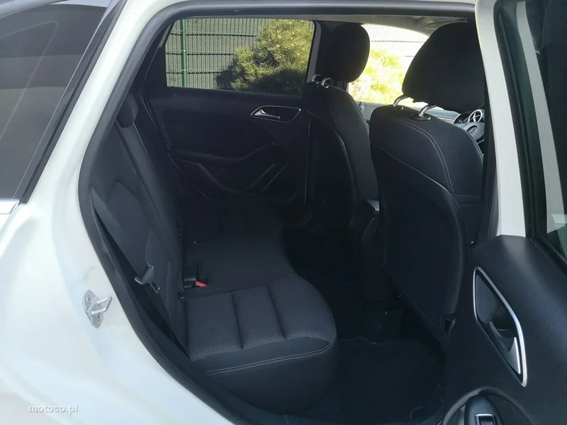 Mercedes-Benz Klasa B W246 B 180 21
