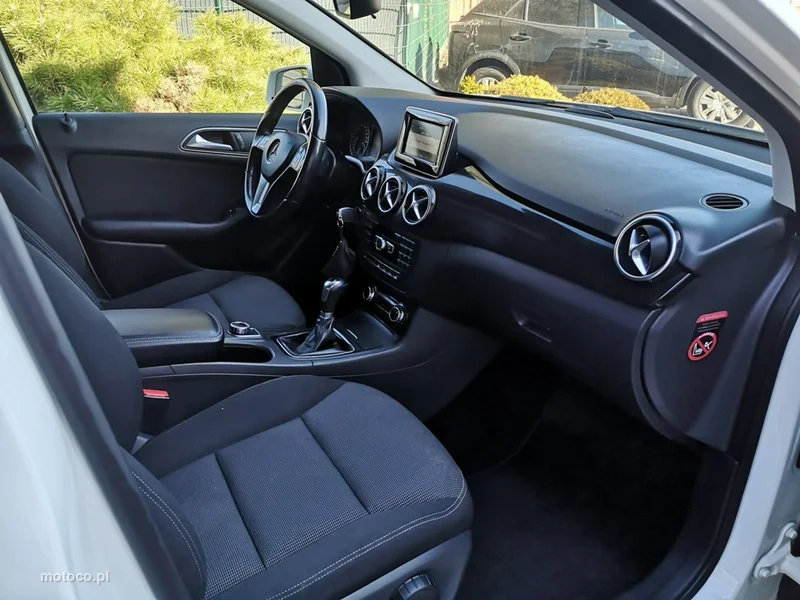 Mercedes-Benz Klasa B W246 B 180 22