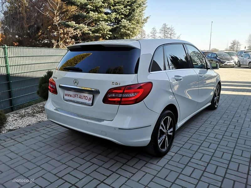 Mercedes-Benz Klasa B W246 B 180 9