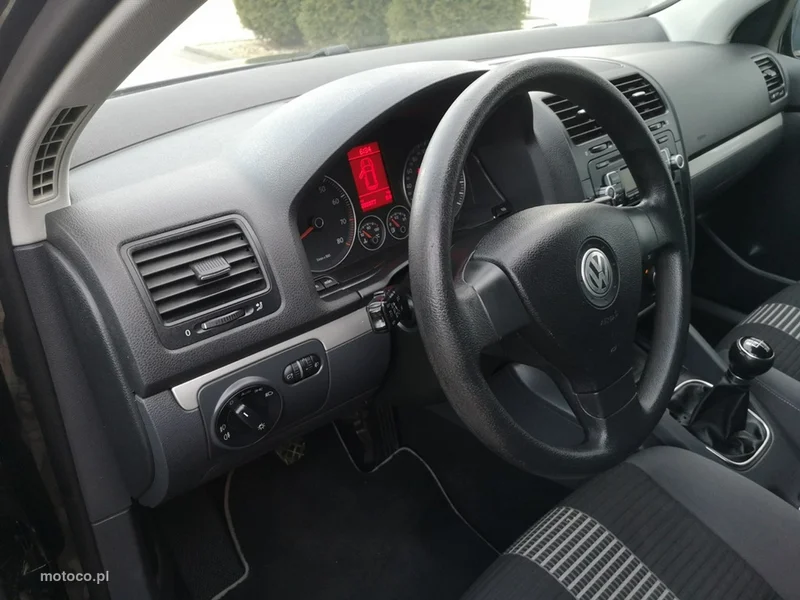 Volkswagen Golf V 12