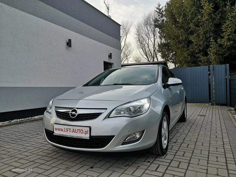 Opel Astra J