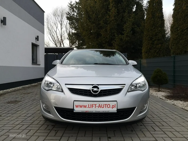 Opel Astra J 2