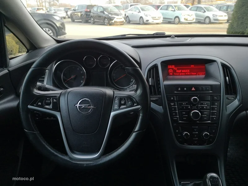Opel Astra J 16